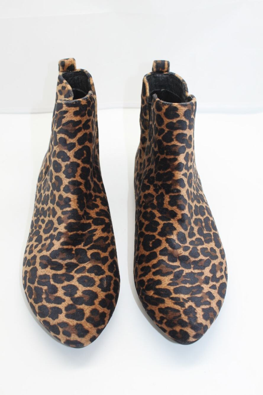 Born Remo Brown Leopard Chelsea Velvet Y2K Fun Low Heel Slip On Bootie Size 6M